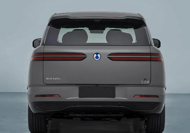 腾势N8L拖车挂钩闪充版预售35-40万 纯电续航430km 搭易三方/闪充/云辇-A