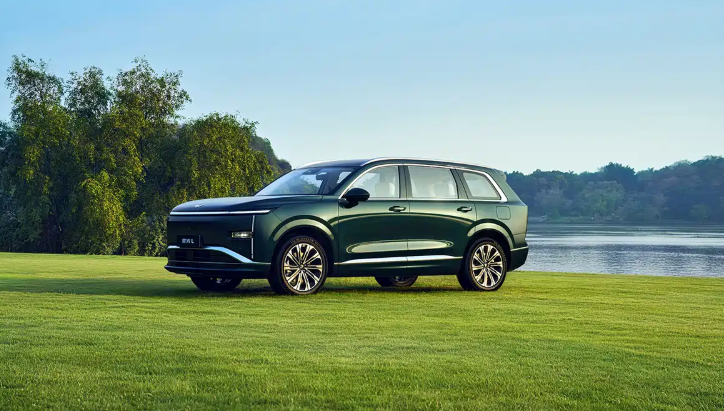 5种车身颜色/6座布局 五菱星光L拖车挂钩官图发布 搭载插电混动系统