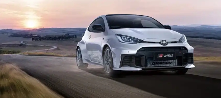 2026款丰田GR YARIS拖车臂上市 售40.28万元 借鉴赛车方向盘很炸裂